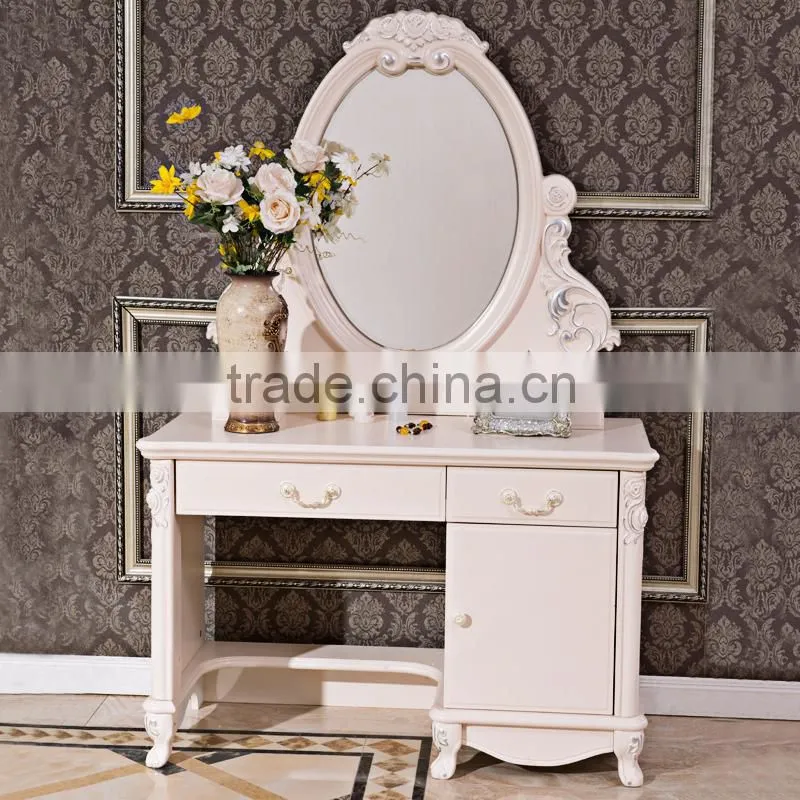 Luxury French Style Hand Carved Wooden MDF Panel Bedroom Sliding Door Cupboard Design