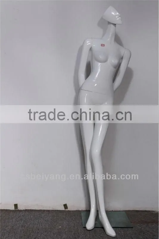 Abstract female mannequin