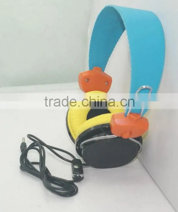 2014 new fashionable noise filter headphone
