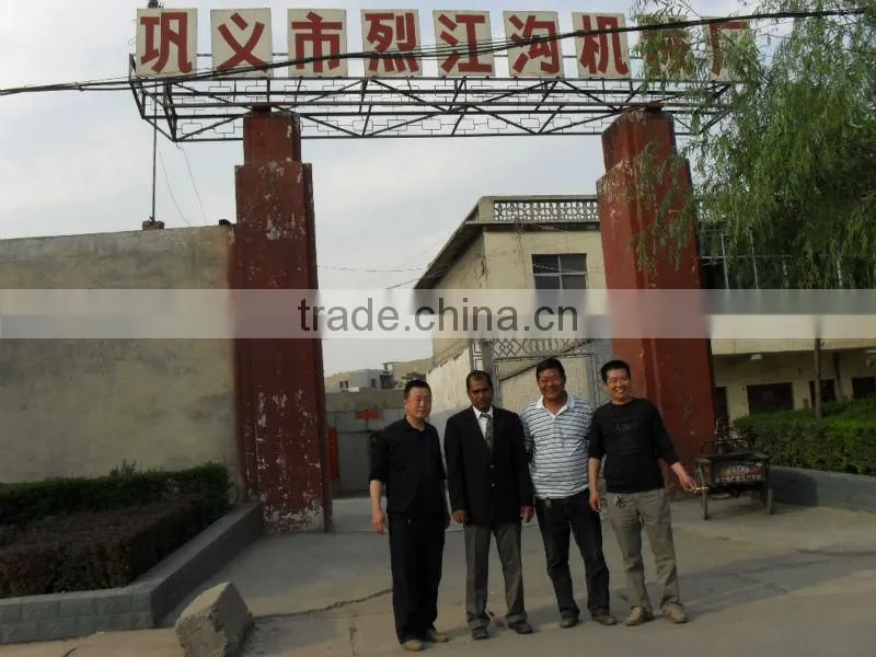 One-piece and small scale clay brick machine