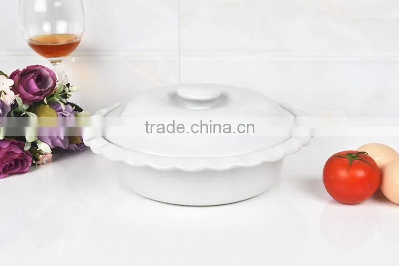 10" round porcelain bakeware with lid
