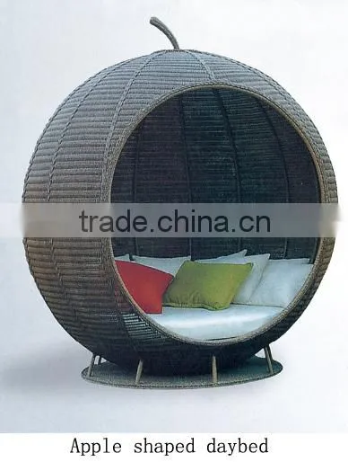 morden ourdoor wicker leisure garden apple shaped daybed