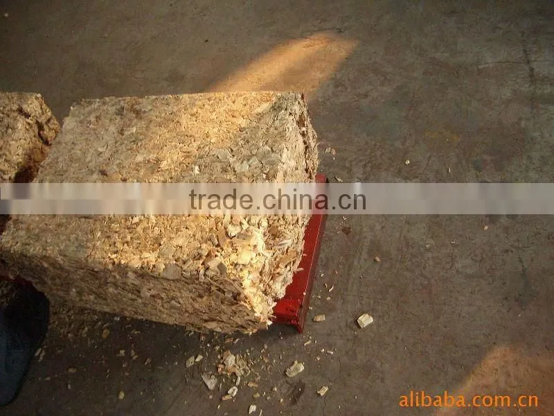 Horizontal rice husk press and packing machine