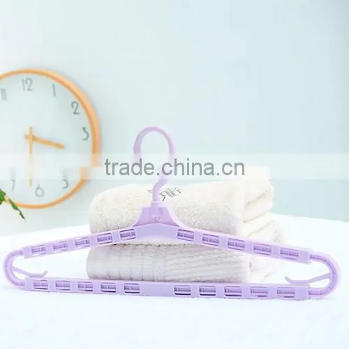 Chinese factory wholesale custom cheap sale plastic kids clothes hangers