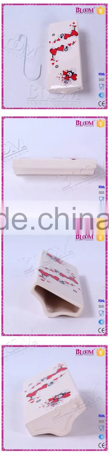 Hanging valentine decoration for ceramic humidifier