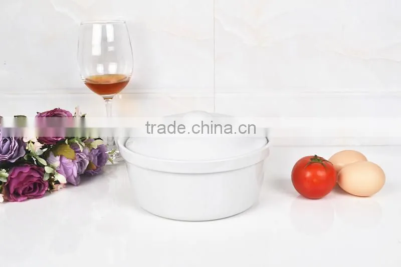 17.5" porcelain casserole pan with lid