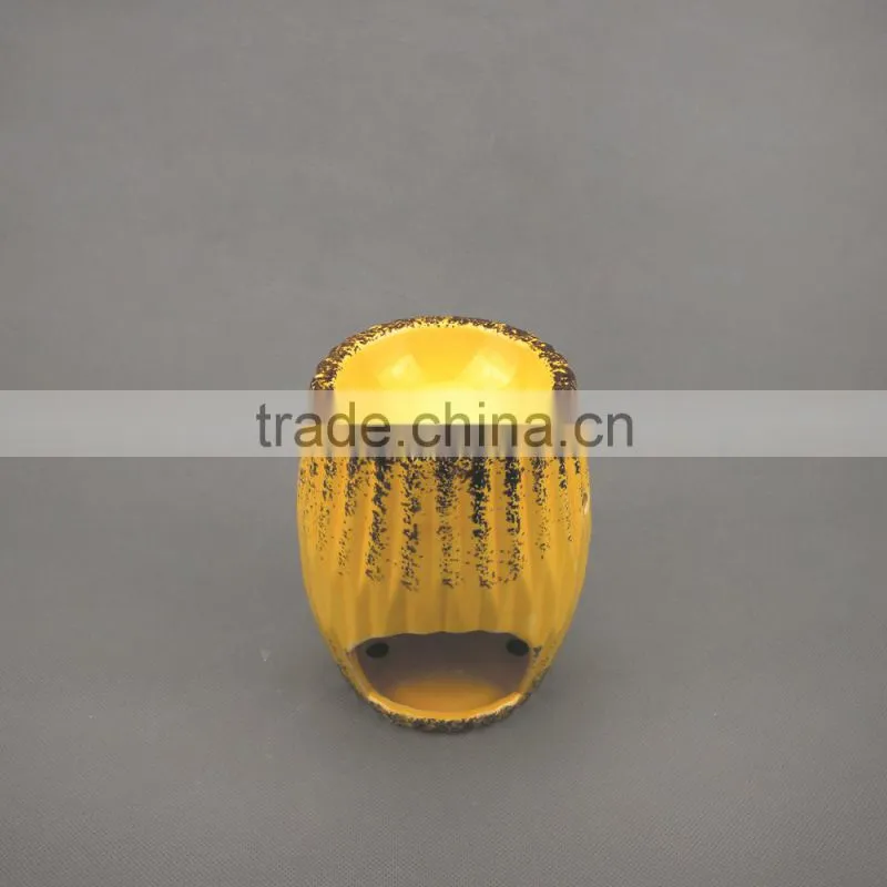 Home Decorative Table Top Elegant Yellow Glzaed Ceramic Tealight Candle Holder with Distressed Finish