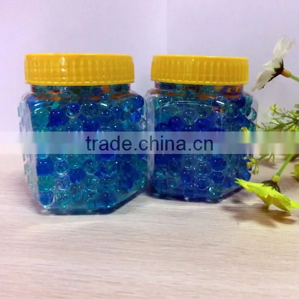 Dark blue water beads