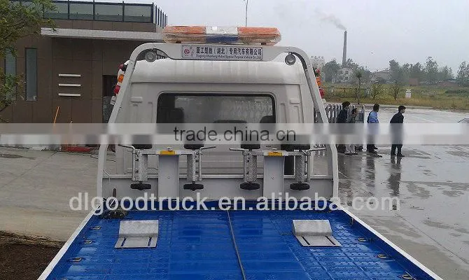 Dongfeng 4x2 road obstacles wrecker truck