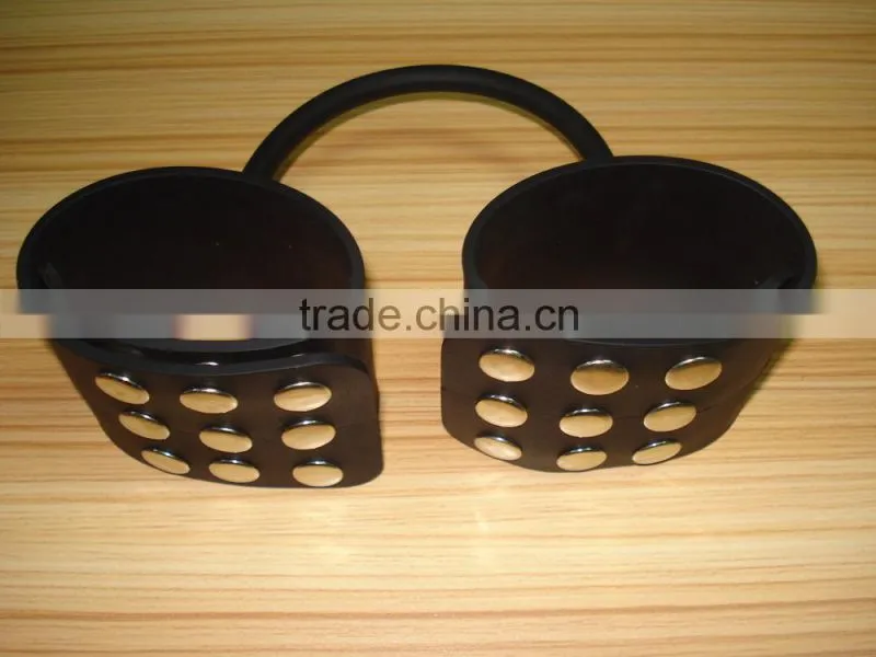 2016 Food grade silicone black and sex toy handcuff for women and man