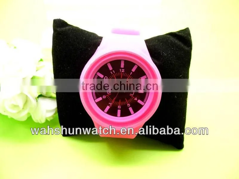 2013 latest design novel collocation black dial jelly tendence watch