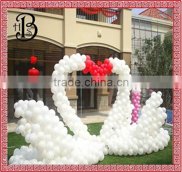 party needs latex balloon