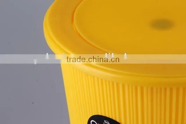 Plastic Trash Can/ Household Garbage Can with Circular Cover/Rubbish Bin