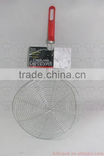 Different sizes oil strainer w/colorful plastic handle