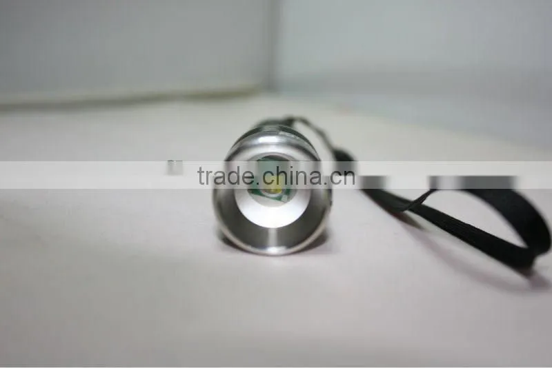 TrustFire Z8 CREE XM-L T6 good quality 600lm zoomable flashlight(1*14500)