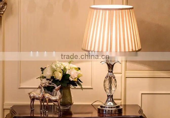Concise design clear K9 crystal lamp body metal bottom table lamp