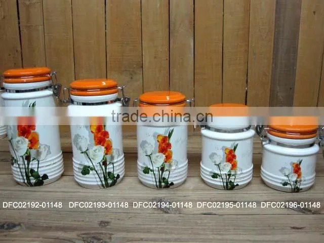 chinese ink decal ceramic tea cup set with the tea strainer and orange lid