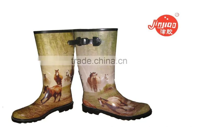 rain boots/rubber boots