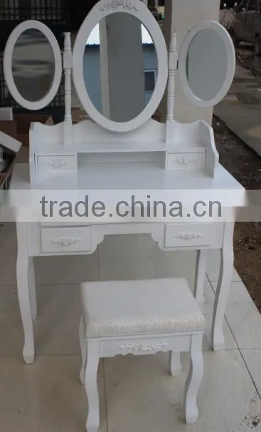 Bedroom Dressing Table with 3 movable mirrors /Schminktisch mit Hocker