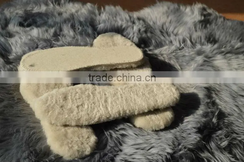 Respirable sheep wool insoles for winter boots