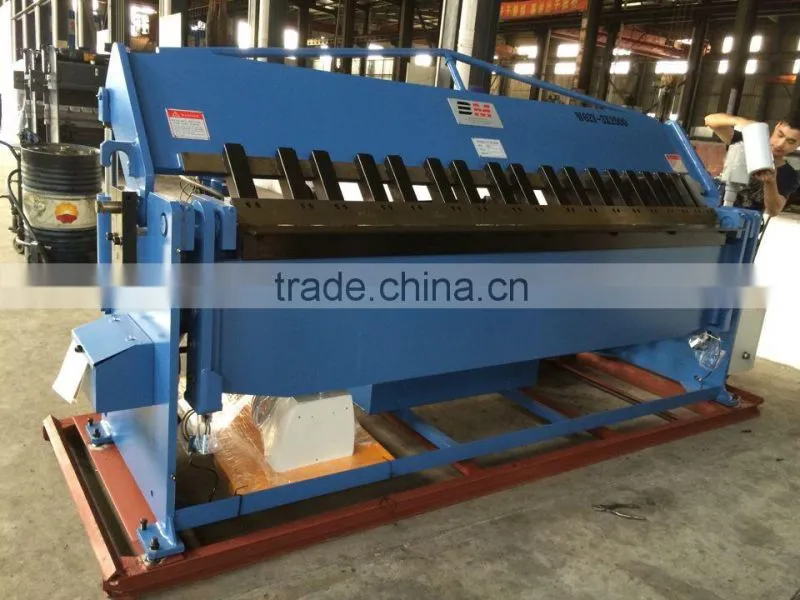 Long life service cramp folding machine