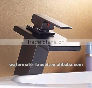 single handle bathroom vessel deck faucet in oil rubbed bronze