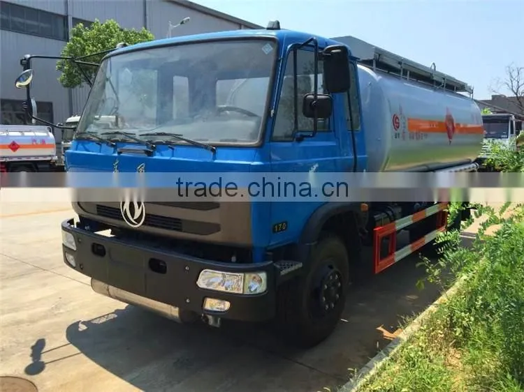 High quality Dongfeng 4*2 4Tons capacity fuel tank truck