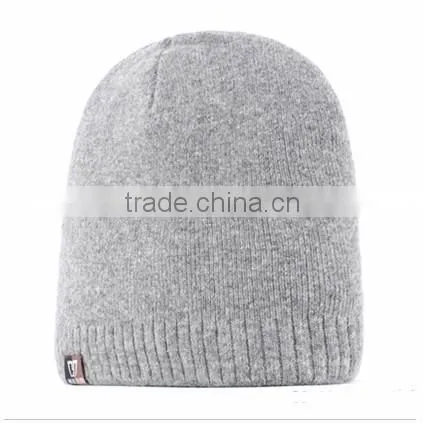Wholesale knitted beanie hat, custom beanies with leather logo patch