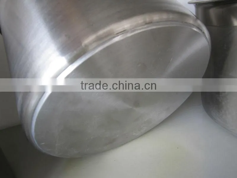 Fry pan with handle