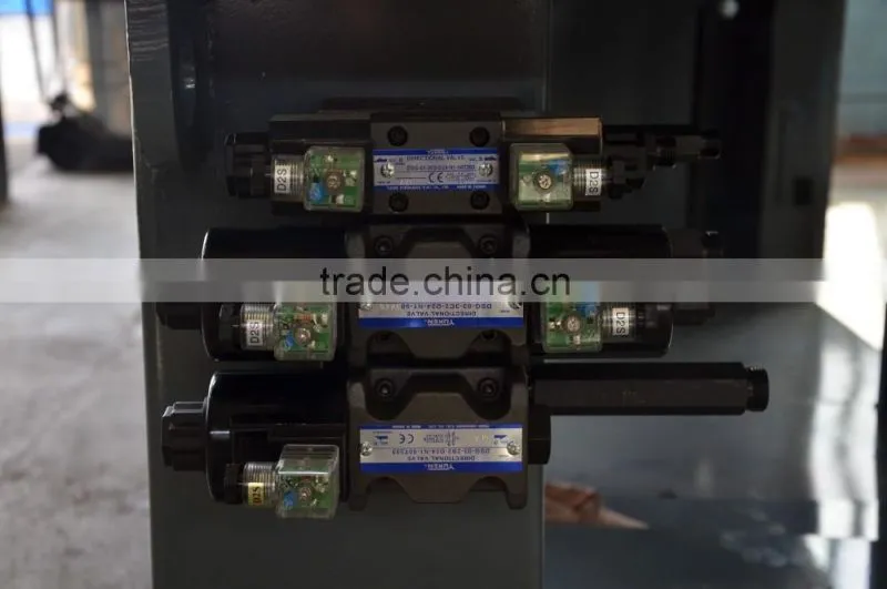 130Ton Precise Plastic Injection Molding Machine