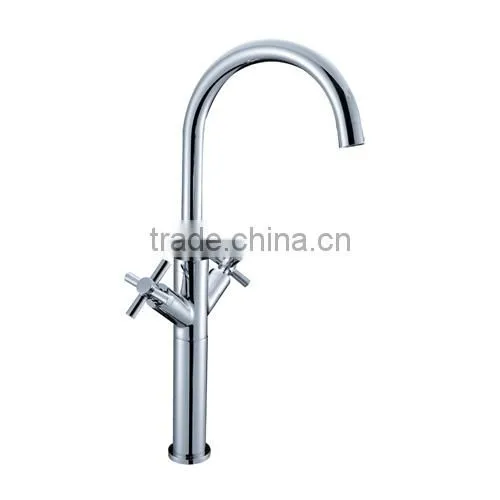 Deck mounted brass bath faucet dual handle