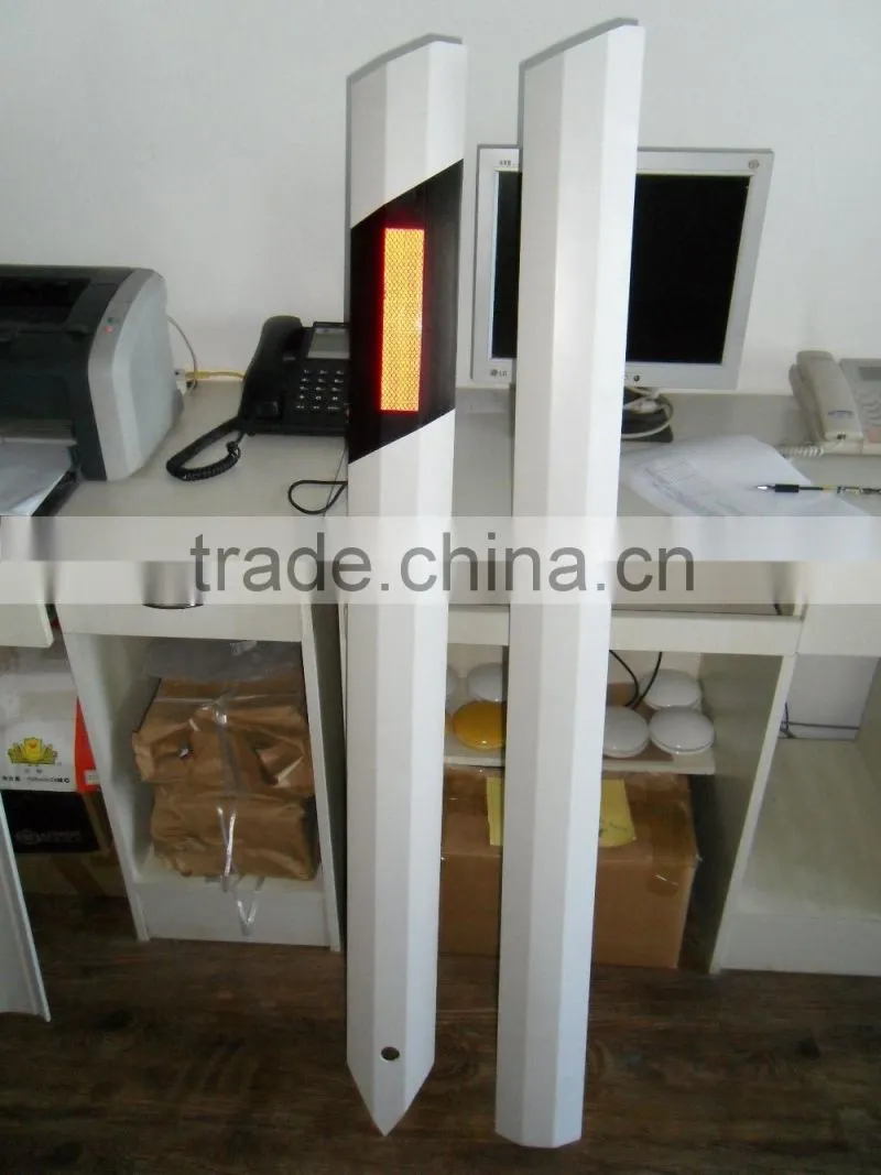 Flexible spring post Plastic bollard road delineators