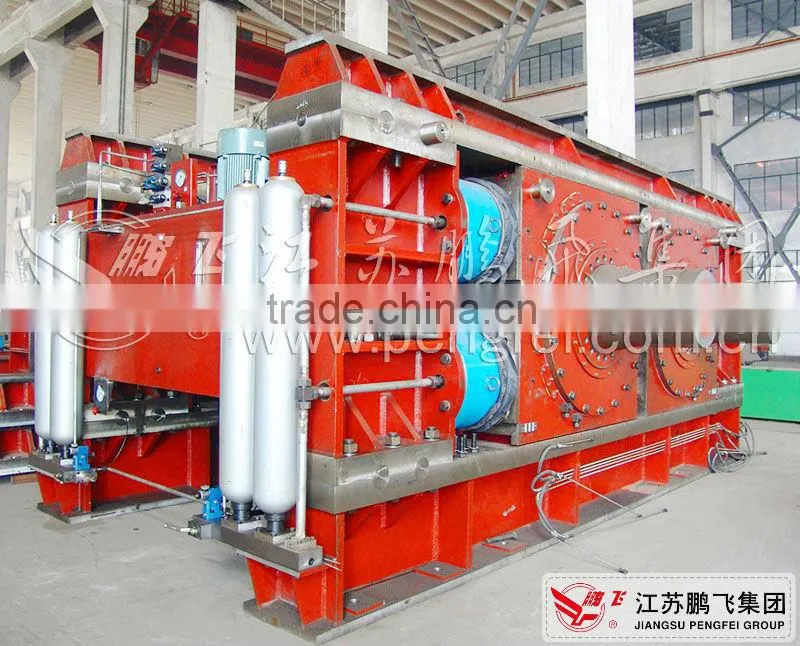 Rolling machine used in cement grinding station