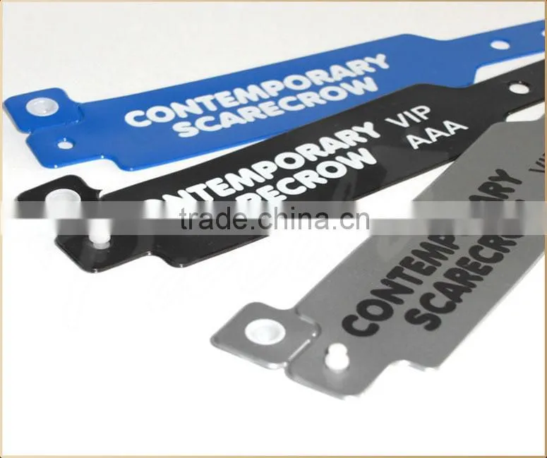 Water proof vinyl tab removable wristbands with custom printing