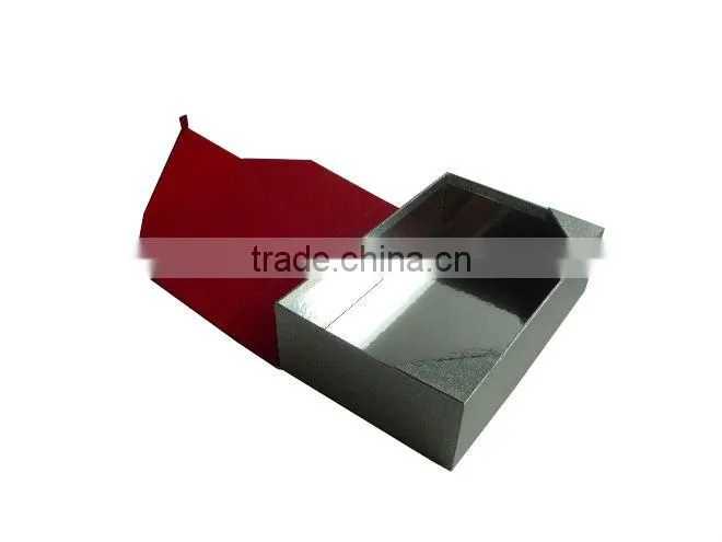 Cardboard gift box