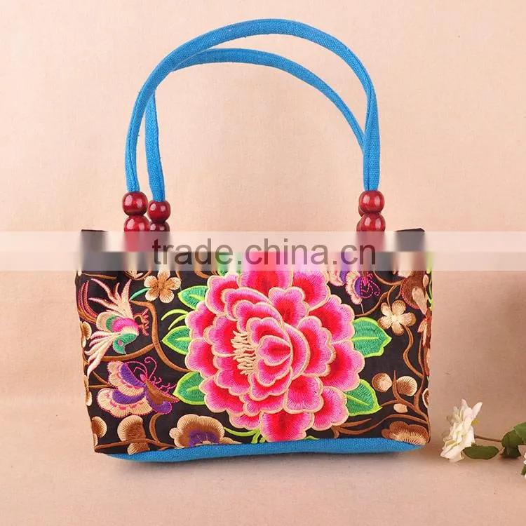 Cheap samll handbag made in China fashion woman ethnic embroidery handbag for wholesale