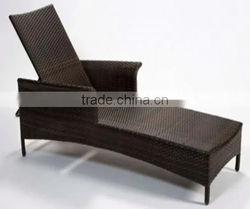 Lounge Chair With Armrest And Wheel