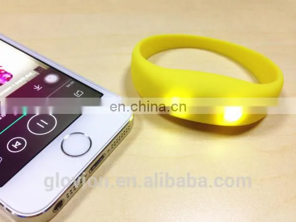 Newest silicone bracelet with light led light bracelet for party silicone led light bracelet for party