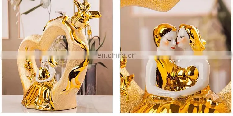 Wedding Celebration Gift Ornaments Gilded Loving Heart Shape 2500ml Empty Ceramic Wine Bottle