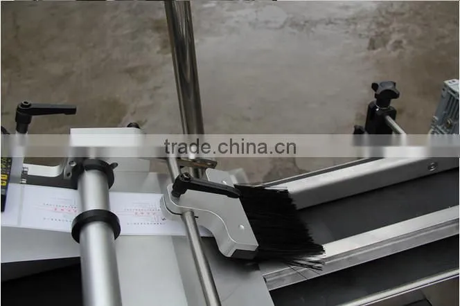cosmetics plane labeling machine