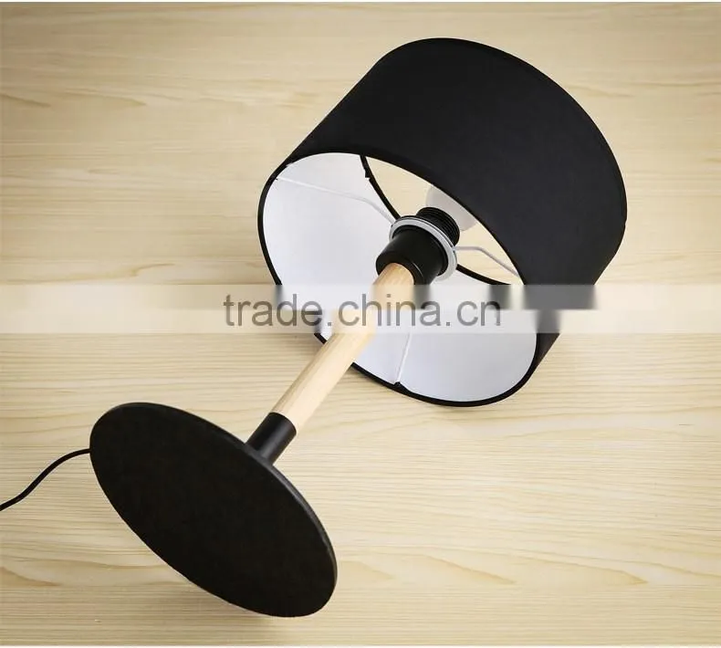 hot saled wooden E27*1 table lamp, fabric /cloth small desk light