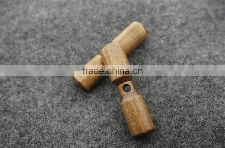 Single hole dumbbell design wooden fancy buttons
