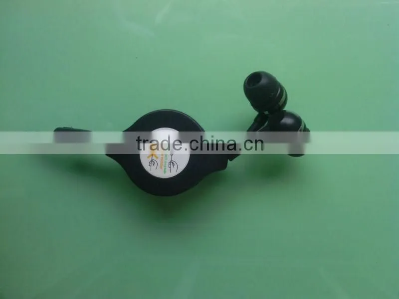 Retractable in ear earphones with mic customized logo competitive price under 1