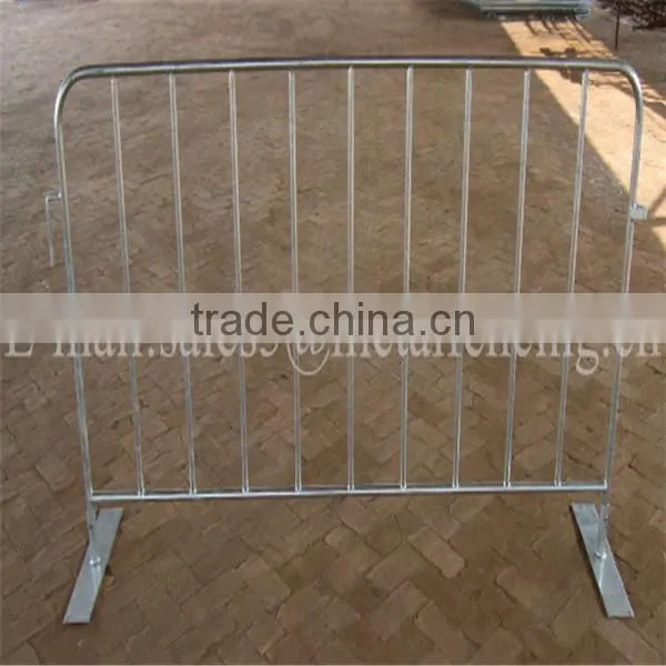 Stable metal frame welded and galvanized concert Crowd Control Barrier for sale