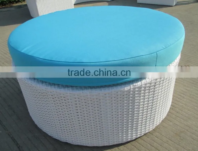 Rattan Modern Garden Furniture Round Sectional Sun Bed