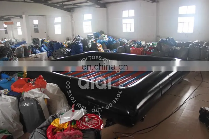 Inflatable balls bouncing mat for kids play