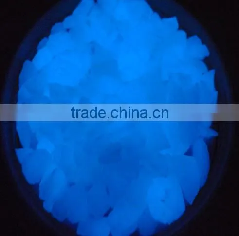 glow in the dark aggregate, glow aggregate in the dark, sky-blue gravel