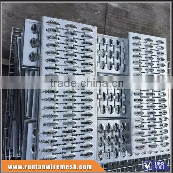 Hot dipped galvanized Diamond Safety perforated grip strut grating (Trade Assurance)