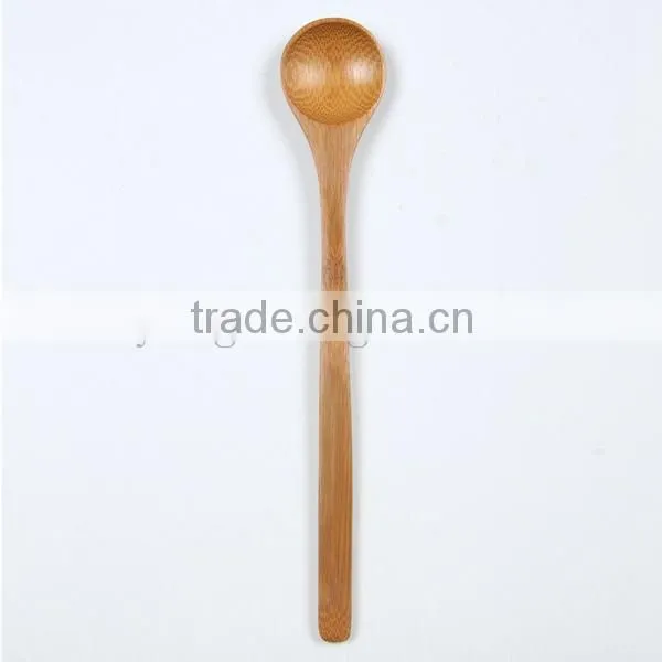 wooden spaghetti fork and spoon