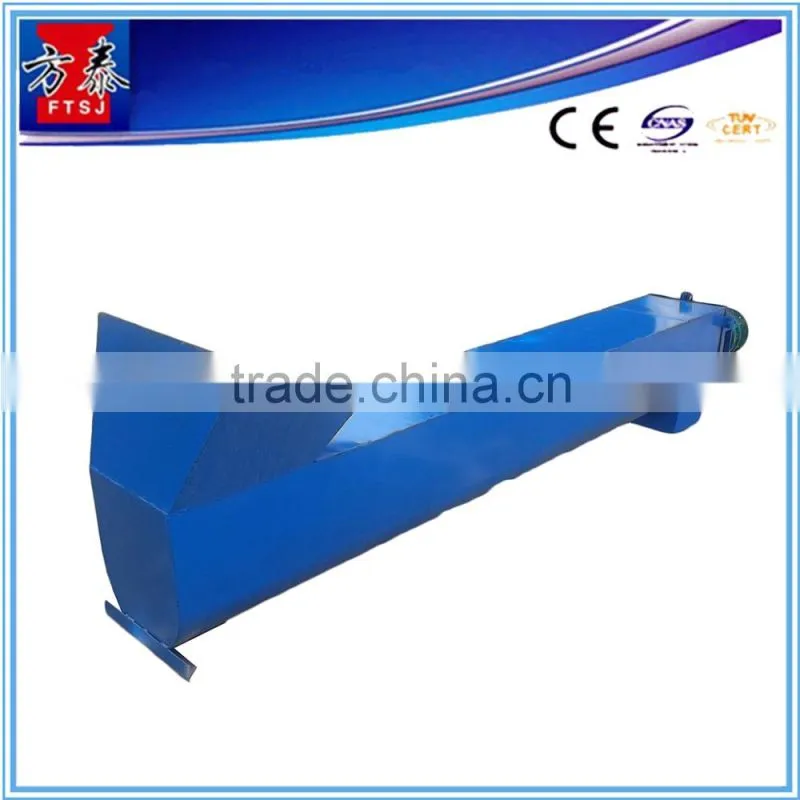 Plastic flakes screw conveyor